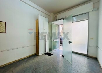 Stanza vuota - Attività Commerciale via vespri
 
12, Trapani - foto 4