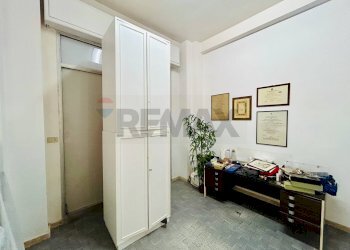 Hall / corridoio - Attività Commerciale via vespri
 
12, Trapani - foto 12