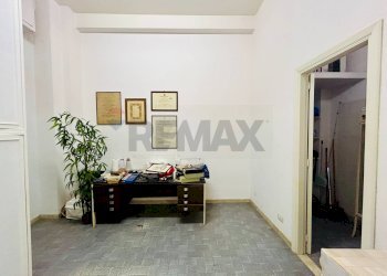 Hall / corridoio - Attività Commerciale via vespri
 
12, Trapani - foto 13