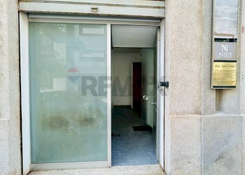 Edificio all\'aperto - Attività Commerciale via vespri
 
12, Trapani - foto 14