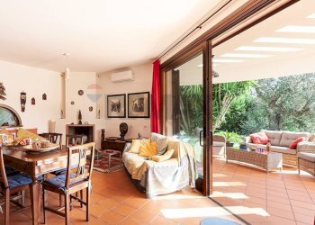 Sala da pranzo - Villa Via Provinciale Tuglie
 
43, Parabita - foto 9