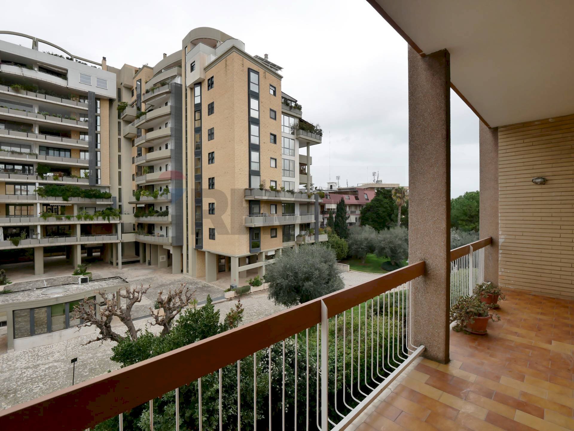 Balcone - Appartamento Traversa Al 282 A. De Gasperi
 
9, Bari - foto 3