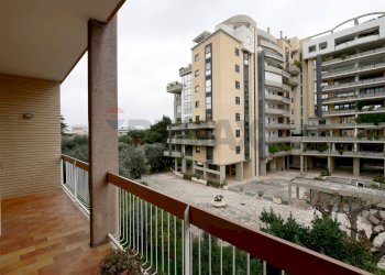 Balcone - Appartamento Traversa Al 282 A. De Gasperi
 
9, Bari - foto 2