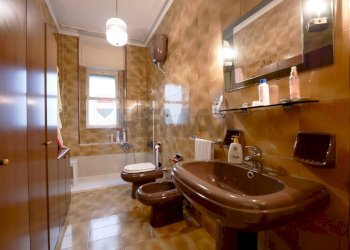 Bagno - Appartamento Traversa Al 282 A. De Gasperi
 
9, Bari - foto 9