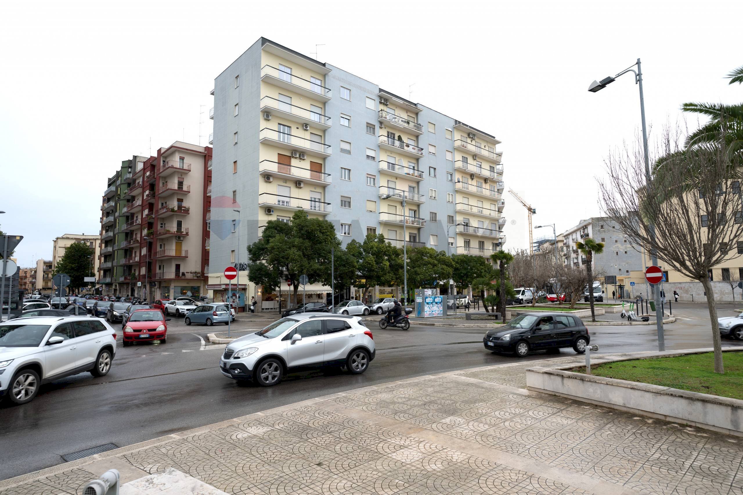 Edificio all\'aperto - Appartamento Piazza Giulio Cesare
 
26, Bari - foto 1