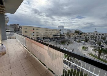 Balcone - Appartamento Piazza Giulio Cesare
 
26, Bari - foto 8