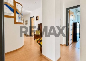 Hall / corridoio - Apartment Piazza Giulio Cesare
 
26, Bari - photo 5