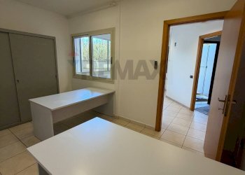 Camera / camera da letto - Commercial Premises località is Coras
 
snc, Sestu - photo 9