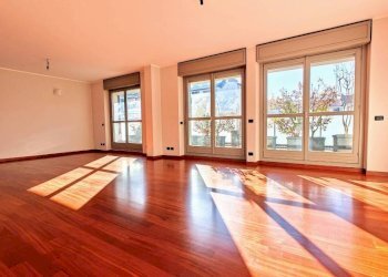 Attic via Giuseppe Baretti, 39, Torino (neighborhood San Salvario) - photo 1