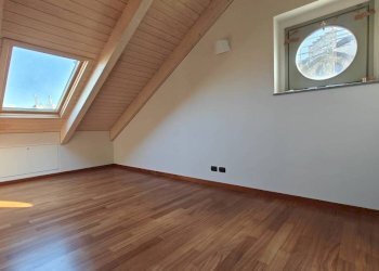 Stanza non arredata - Attic via Giuseppe Baretti, 39, Torino (neighborhood San Salvario) - photo 24