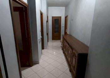 Corridoio - Trilocale via Vittorio Asinari di Bernezzo, 103, Torino (zona Parella) - foto 5