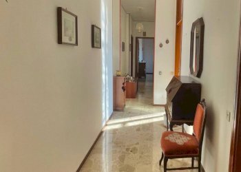 Corridoio - Trilocale via Caduti della Libertà, Tortona - foto 4