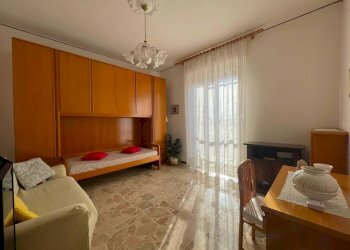 Camera da letto - Trilocale via Caduti della Libertà, Tortona - foto 7