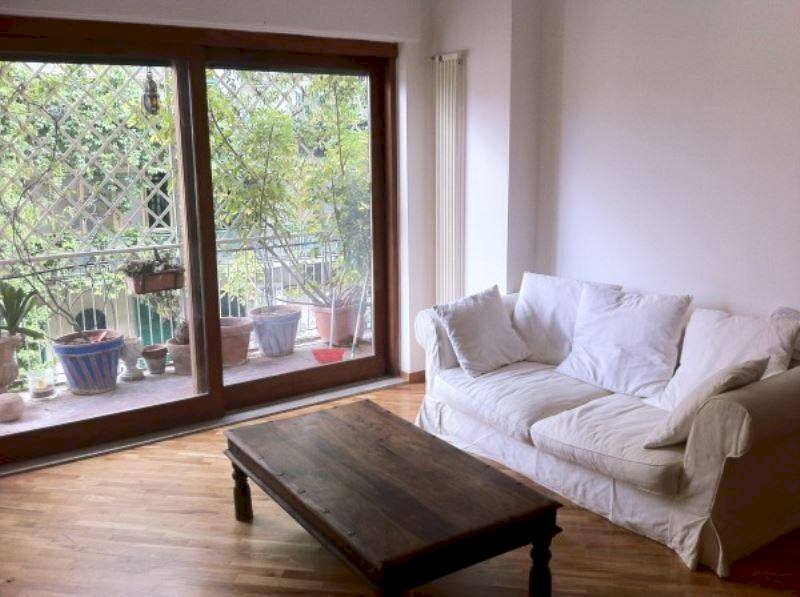 soggiorno - Three-room apartment via Archimede, 150, Roma - photo 1