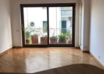 Soggiorno - Three-room apartment via Archimede, 150, Roma - photo 26