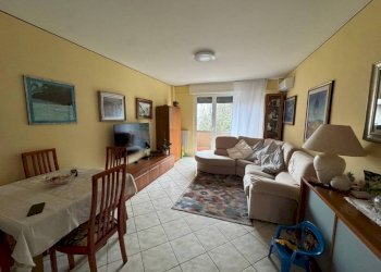 Salone - Quadrilocale via dei Salici, 17, Gallarate - foto 1