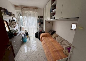 Camera da letto - Quadrilocale via dei Salici, 17, Gallarate - foto 9
