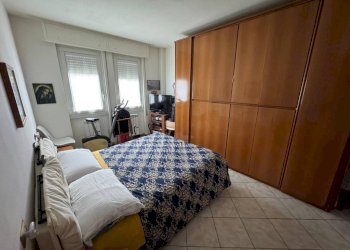 Camera da letto - Quadrilocale via dei Salici, 17, Gallarate - foto 12