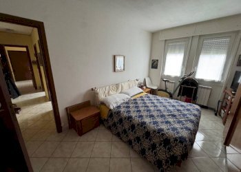 Camera da letto - Quadrilocale via dei Salici, 17, Gallarate - foto 14