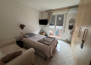 Camera da letto - Quadrilocale via dei Salici, 17, Gallarate - foto 22