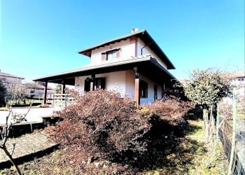 Facciata - Villa via Leonardo da Vinci, Borgo Ticino - foto 3