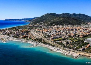 Vista - Attività Commerciale Lungomare Doria, Albenga - foto 2