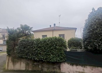 Facciata - Villa via Giovan Battista Polledro, Asti - foto 4