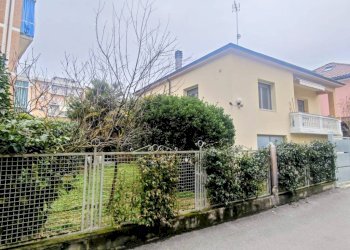 Facciata - Villa via Giovan Battista Polledro, Asti - foto 6