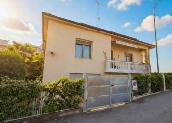 Facciata - Villa via Giovan Battista Polledro, Asti - foto 1