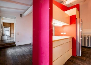 Corridoio - Casa indipendente via Santo Stefano, Bologna (zona Centro Storico) - foto 8