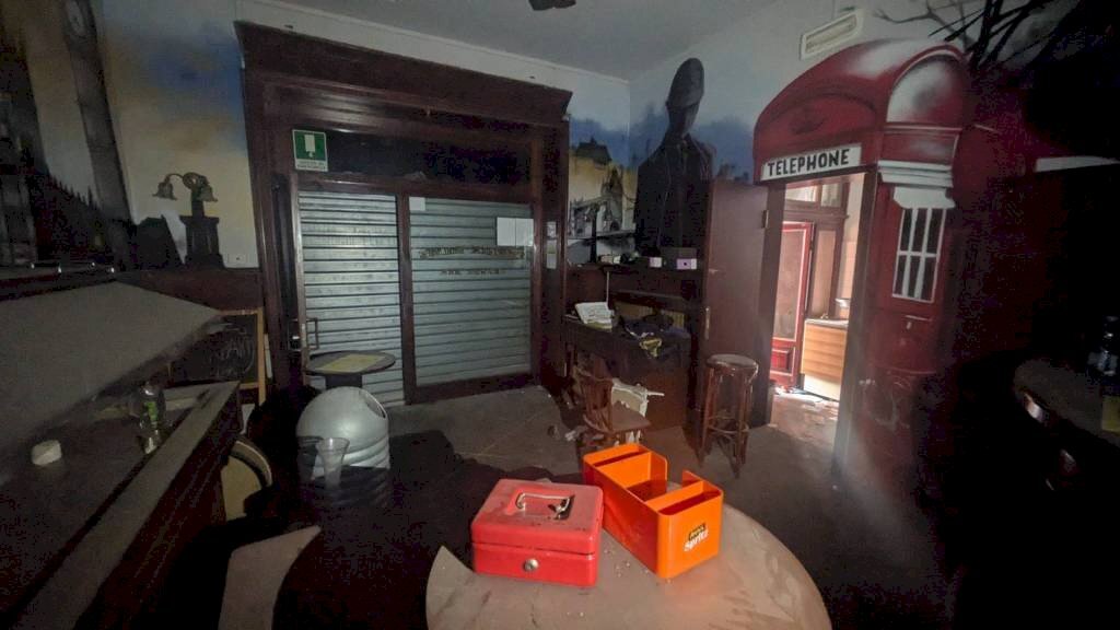 Interno non residenziale - Negozio via Goito, 14/DE, Bologna (zona Centro Storico) - foto 2
