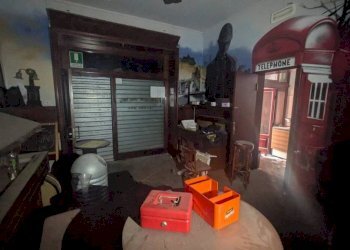 Interno non residenziale - Negozio Bologna (zona Centro Storico) - foto 2