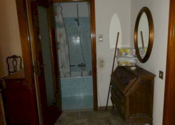 Disimpegno - Three-room apartment via Armando Diaz, Alba - photo 2