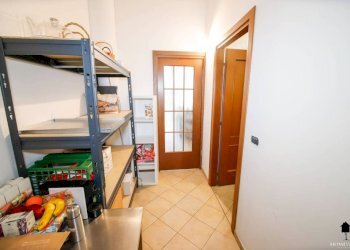 Corridoio - Bakery - Pastificio via Paolo Regis, 64, Chivasso - photo 8