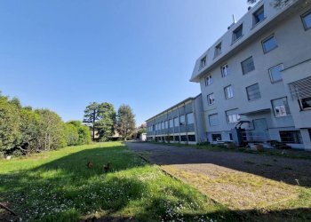 Facciata - Capannone viale Cinque Giornate, Caronno Pertusella - foto 2