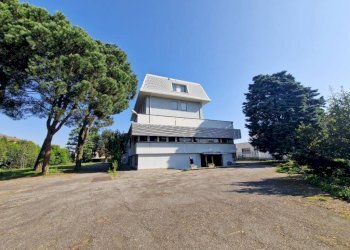 Facciata - Capannone viale Cinque Giornate, Caronno Pertusella - foto 22