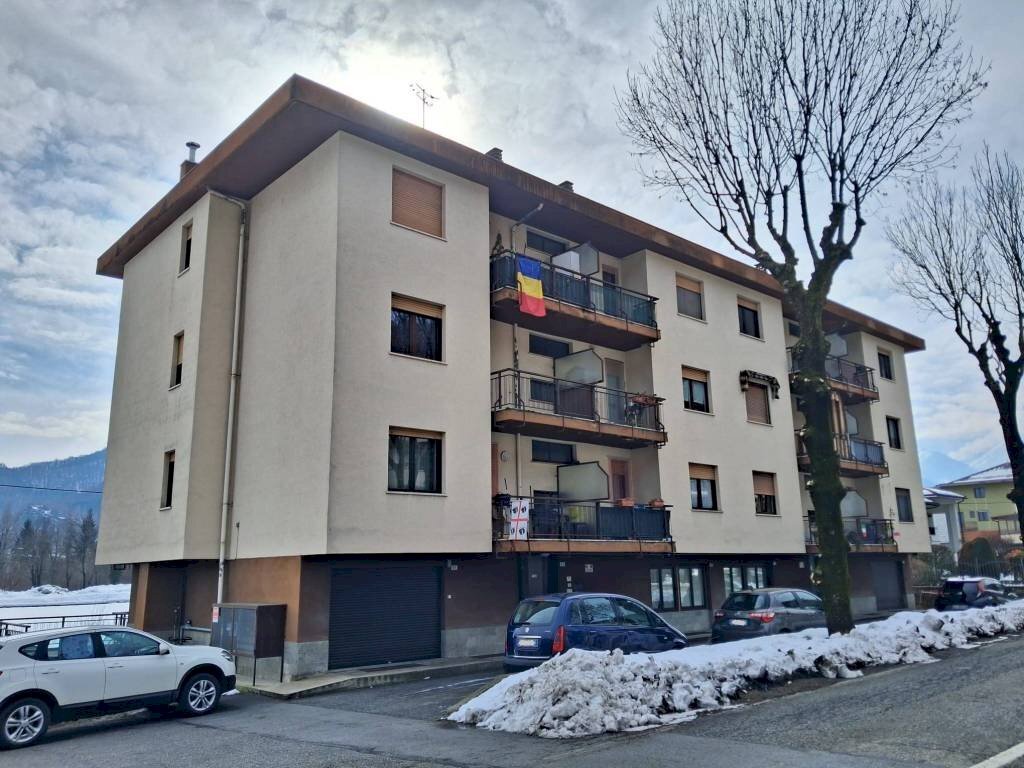 Facciata - Trilocale via Valdieri, 23, Borgo San Dalmazzo - foto 2