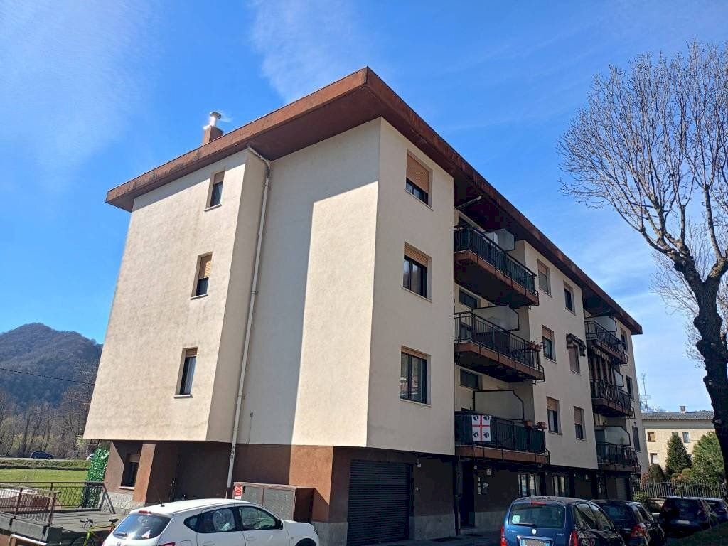 Facciata - Trilocale via Valdieri, 23, Borgo San Dalmazzo - foto 3