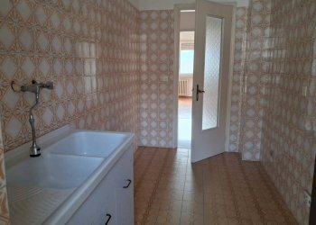 Cucina - Trilocale via Valdieri, 23, Borgo San Dalmazzo - foto 12