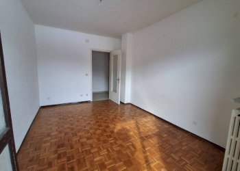 Camera da letto - Trilocale via Valdieri, 23, Borgo San Dalmazzo - foto 17