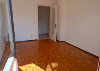 Camera da letto - Three-room apartment via Valdieri, 23, Borgo San Dalmazzo - photo 22