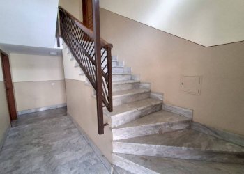 Interno palazzo - Trilocale via Valdieri, 23, Borgo San Dalmazzo - foto 5