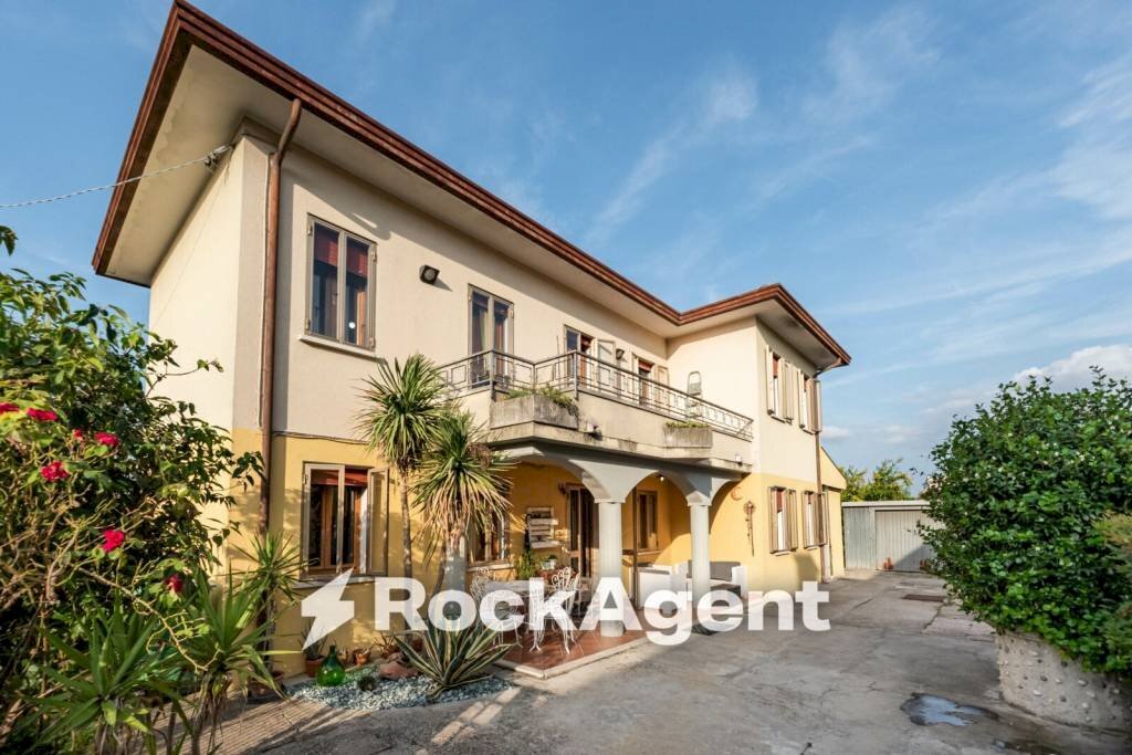 Facciata - Villa via Montegrotto, 39, Abano Terme - foto 3