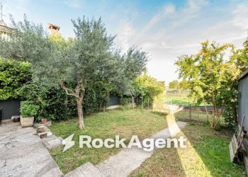 Giardino - Villa via Montegrotto, 39, Abano Terme - foto 2