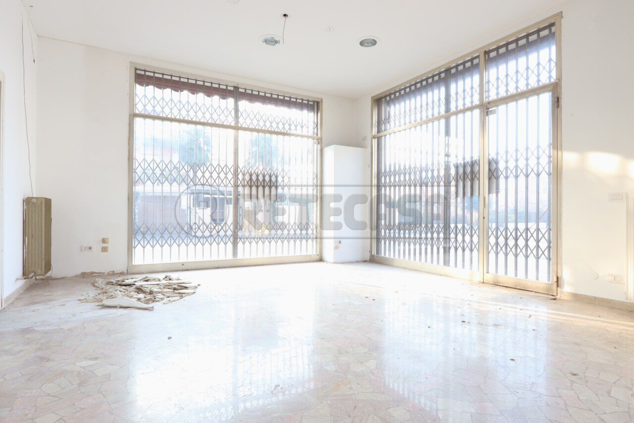 IMG_4332.JPG - Magazzino Via Bellini, Costabissara - foto 2