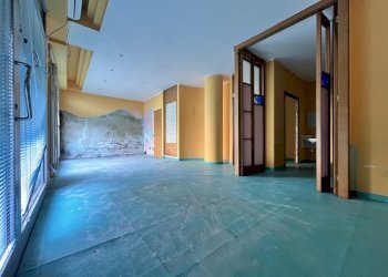 Interni - Commercial Premises Via Roma, Pontedera - photo 1