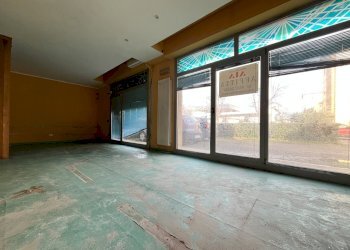 Interni - Commercial Premises Via Roma, Pontedera - photo 2