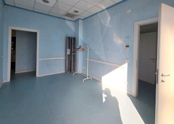 20251027_101935.jpg - Locale Commerciale Via Orzinuovi, Brescia (zona Chiesanuova) - foto 2