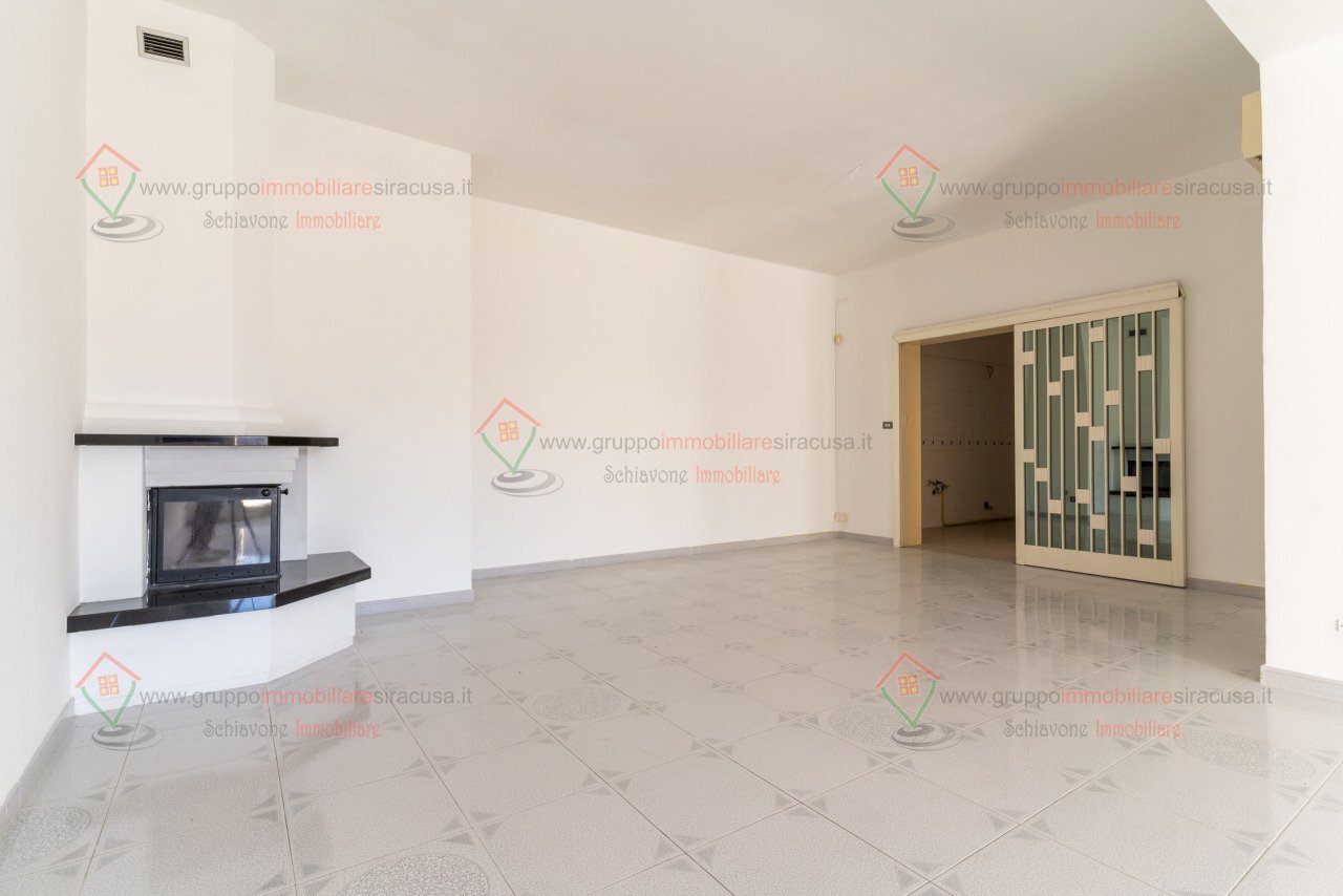 RIC09039.jpg - Attic Floridia - photo 2