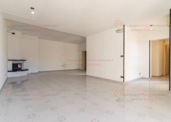 RIC09049.jpg - Attic Floridia - photo 1